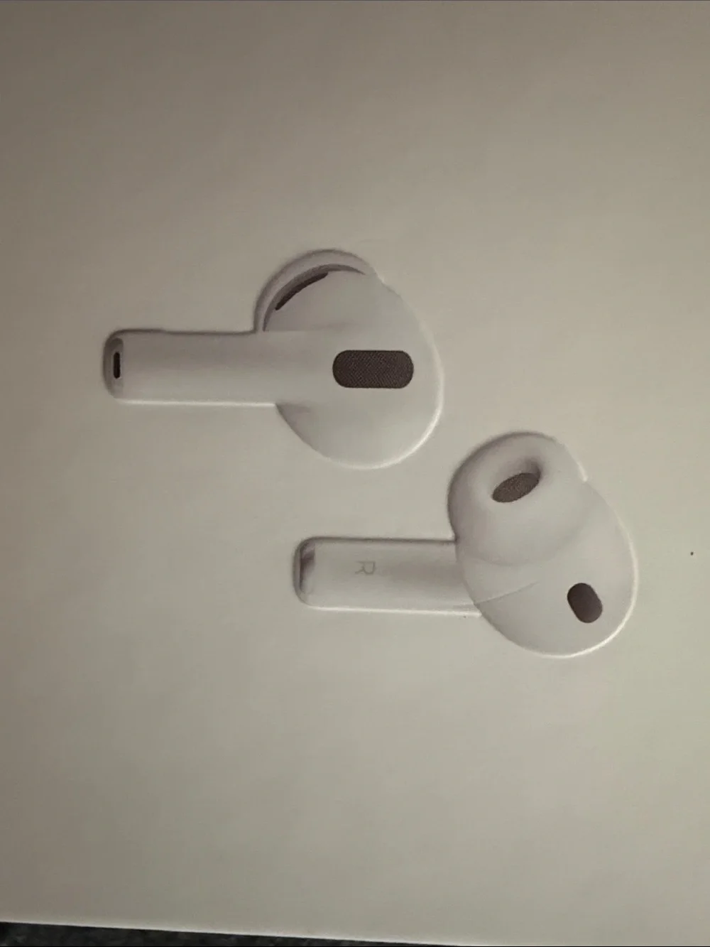 Apple White Wireless Earbuds with Charging Case
